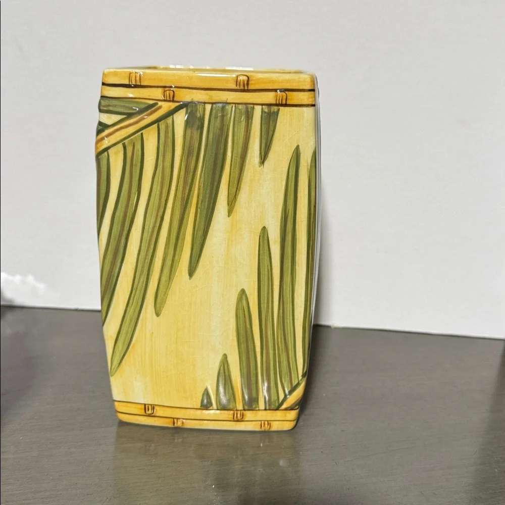 Island plantations Hand-Painted Green Leaf Ceramic Vase
